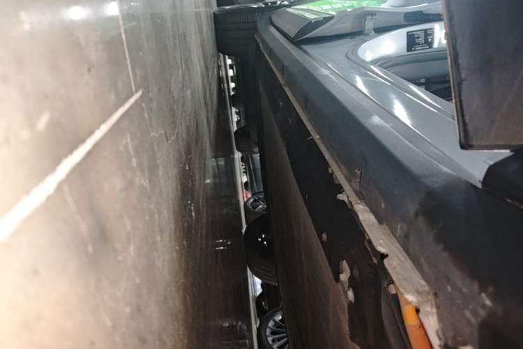 Used Leapmotor C11 2026 All-Electric 640 LiDAR Prestige Edition Right Side Sill