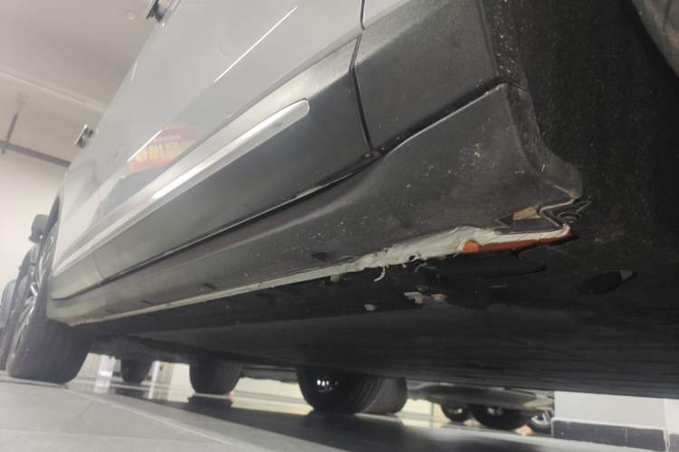 Used Leapmotor C11 2026 All-Electric 640 LiDAR Prestige Edition Right Side Sill