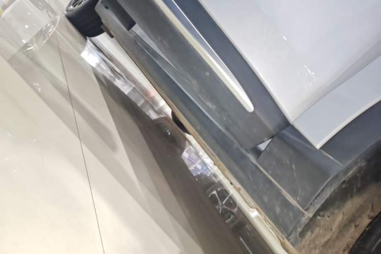 Used Leapmotor C11 2026 All-Electric 640 LiDAR Prestige Edition Right Side Sill