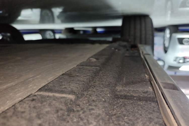 Used Leapmotor C11 2026 All-Electric 640 LiDAR Prestige Edition Right Side Sill