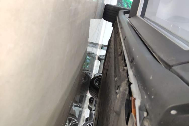 Used Leapmotor C11 2026 All-Electric 640 LiDAR Prestige Edition Right Side Sill
