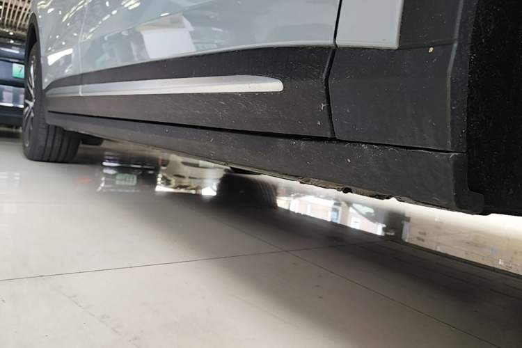 Used Leapmotor C11 2026 All-Electric 640 LiDAR Prestige Edition Right Side Sill