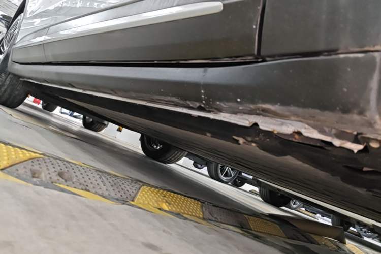 Used Leapmotor C11 2026 All-Electric 640 LiDAR Prestige Edition Right Side Sill