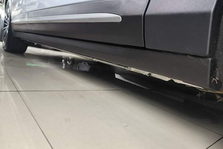 Used Leapmotor C11 2026 All-Electric 640 LiDAR Prestige Edition Right Side Sill