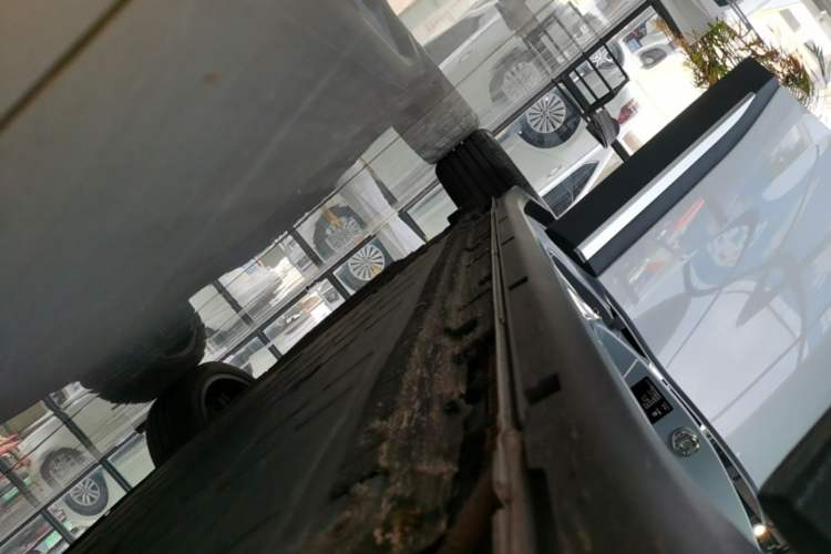 Used Leapmotor C11 2026 All-Electric 640 LiDAR Prestige Edition Right Side Sill