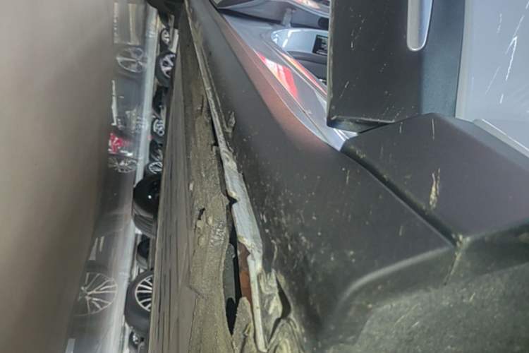 Used Leapmotor C11 2026 All-Electric 640 LiDAR Prestige Edition Right Side Sill