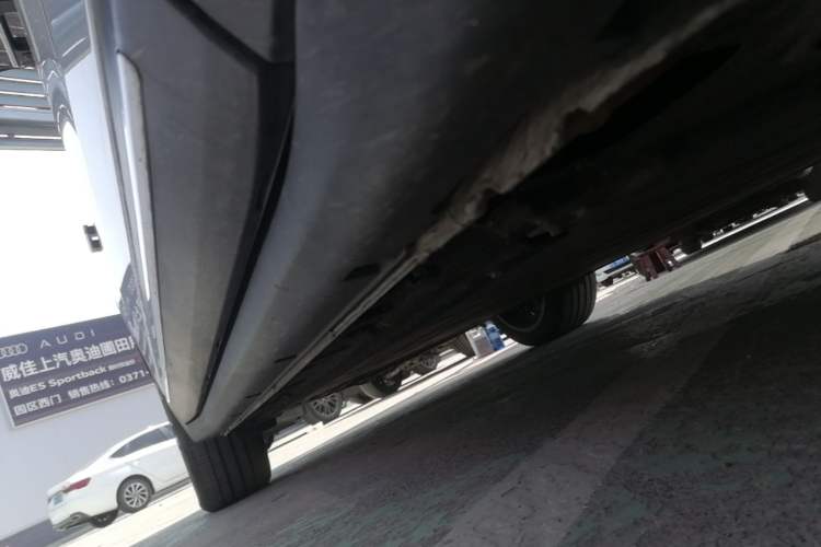 Used Leapmotor C11 2026 All-Electric 640 LiDAR Prestige Edition Right Side Sill