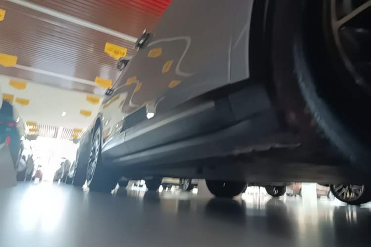 Used Leapmotor C11 2026 All-Electric 640 LiDAR Prestige Edition Right Side Sill