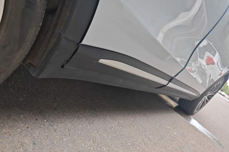 Used Leapmotor C11 2026 All-Electric 640 LiDAR Prestige Edition Right Side Sill
