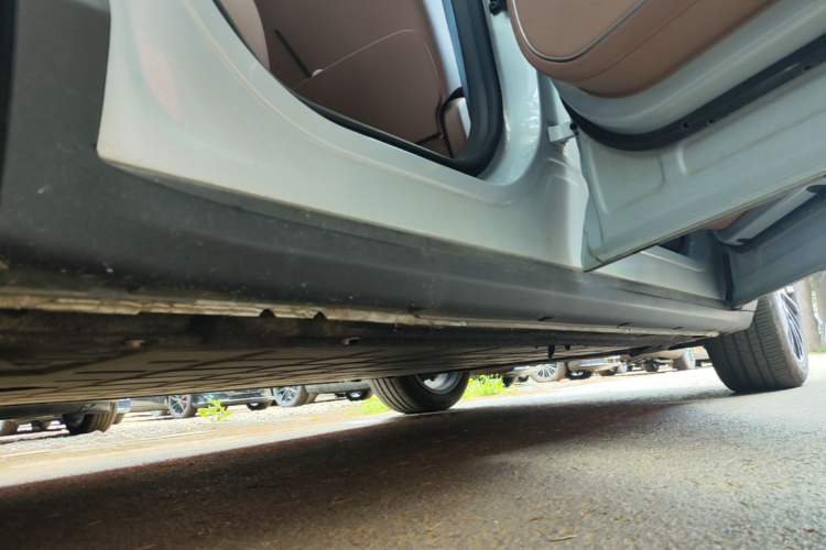 Used Leapmotor C11 2026 All-Electric 640 LiDAR Prestige Edition Right Side Sill
