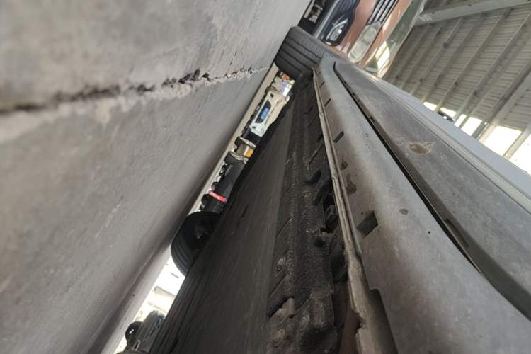 Used Leapmotor C11 2026 All-Electric 640 LiDAR Prestige Edition Right Side Sill
