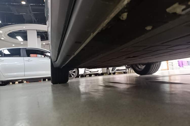 Used Leapmotor C11 2026 All-Electric 640 LiDAR Prestige Edition Right Side Sill