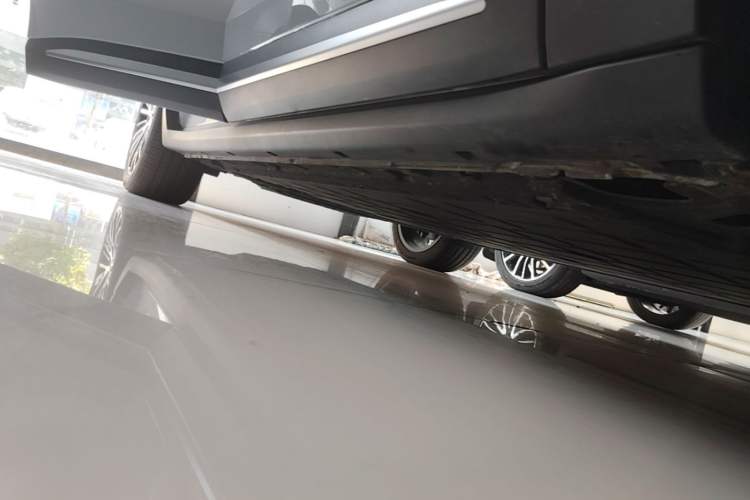 Used Leapmotor C11 2026 All-Electric 640 LiDAR Prestige Edition Right Side Sill