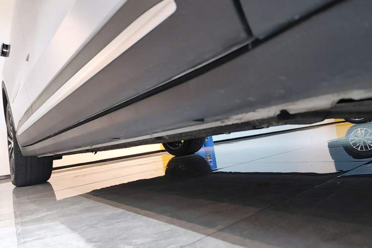 Used Leapmotor C11 2026 All-Electric 640 LiDAR Prestige Edition Right Side Sill