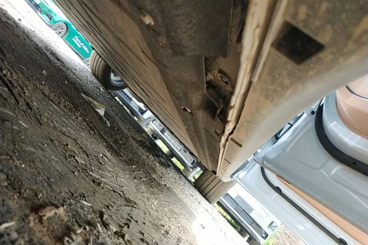 Used Leapmotor C11 2026 All-Electric 640 LiDAR Prestige Edition Right Side Sill
