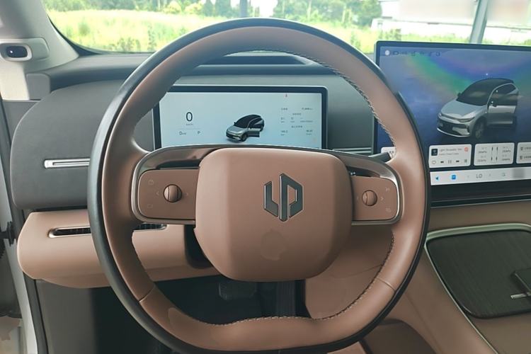 Used Leapmotor C11 2026 All-Electric 640 LiDAR Prestige Edition Steering Wheel