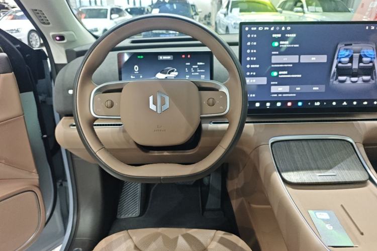 Used Leapmotor C11 2026 All-Electric 640 LiDAR Prestige Edition Steering Wheel