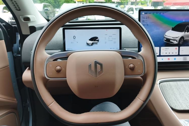 Used Leapmotor C11 2026 All-Electric 640 LiDAR Prestige Edition Steering Wheel