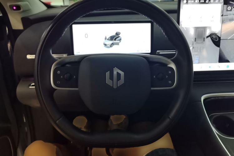 Used Leapmotor C11 2026 All-Electric 640 LiDAR Prestige Edition Steering Wheel