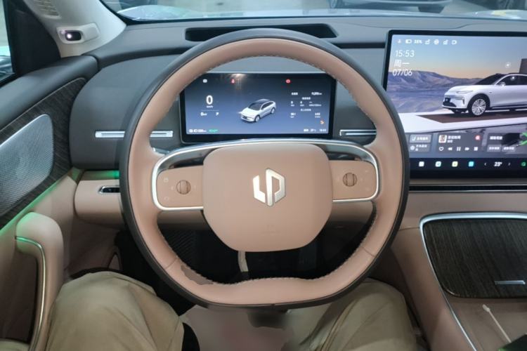 Used Leapmotor C11 2026 All-Electric 640 LiDAR Prestige Edition Steering Wheel
