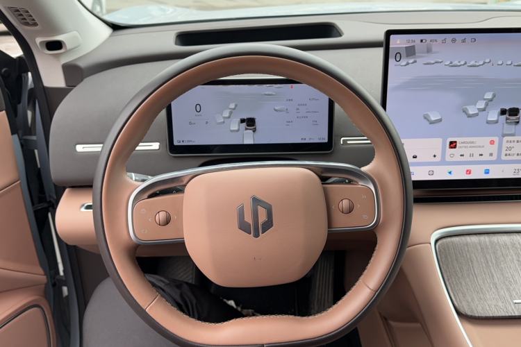 Used Leapmotor C11 2026 All-Electric 640 LiDAR Prestige Edition Steering Wheel