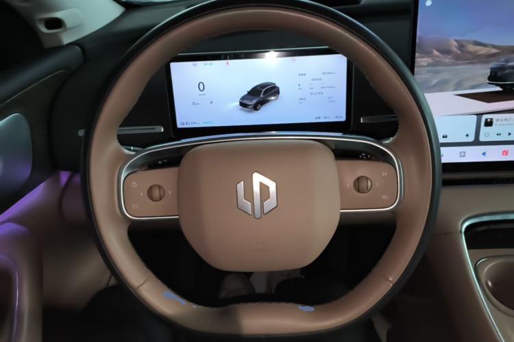 Used Leapmotor C11 2026 All-Electric 640 LiDAR Prestige Edition Steering Wheel