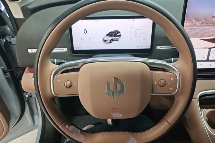 Used Leapmotor C11 2026 All-Electric 640 LiDAR Prestige Edition Steering Wheel