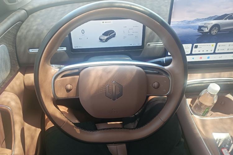 Used Leapmotor C11 2026 All-Electric 640 LiDAR Prestige Edition Steering Wheel
