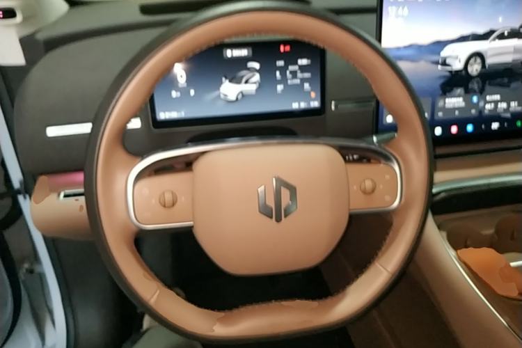 Used Leapmotor C11 2026 All-Electric 640 LiDAR Prestige Edition Steering Wheel