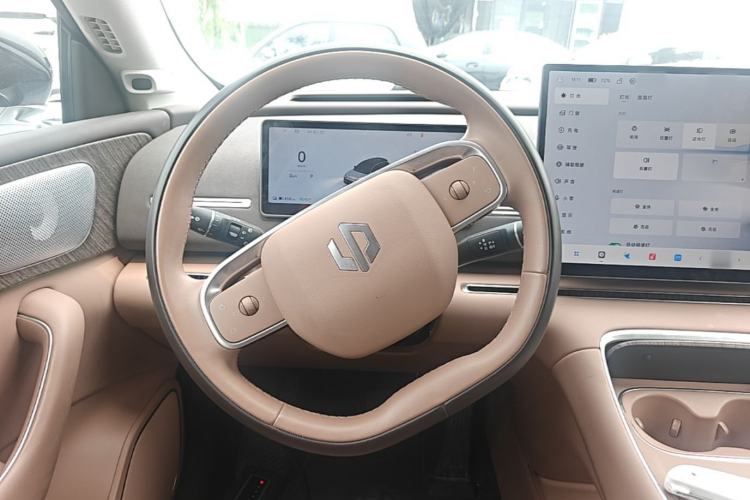 Used Leapmotor C11 2026 All-Electric 640 LiDAR Prestige Edition Steering Wheel