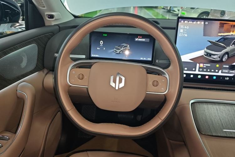 Used Leapmotor C11 2026 All-Electric 640 LiDAR Prestige Edition Steering Wheel