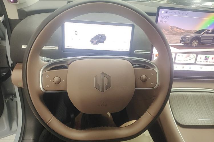 Used Leapmotor C11 2026 All-Electric 640 LiDAR Prestige Edition Steering Wheel
