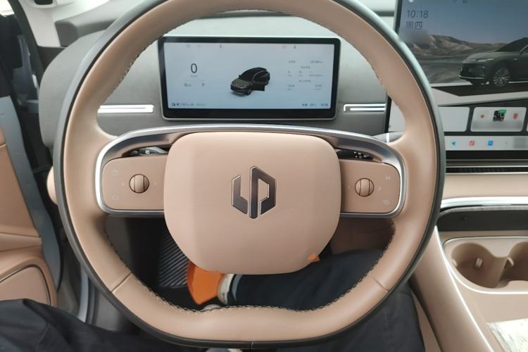 Used Leapmotor C11 2026 All-Electric 640 LiDAR Prestige Edition Steering Wheel
