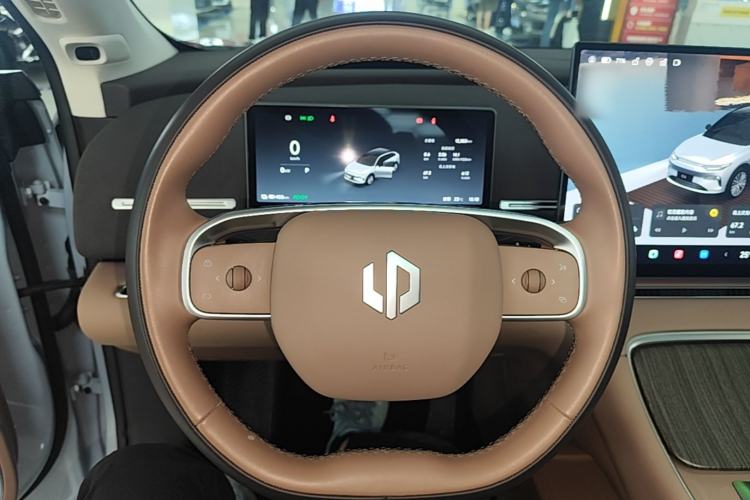Used Leapmotor C11 2026 All-Electric 640 LiDAR Prestige Edition Steering Wheel