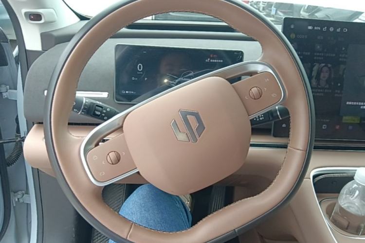 Used Leapmotor C11 2026 All-Electric 640 LiDAR Prestige Edition Steering Wheel