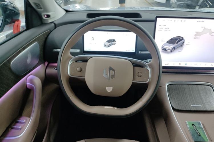 Used Leapmotor C11 2026 All-Electric 640 LiDAR Prestige Edition Steering Wheel