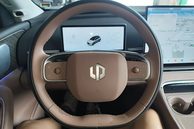 Used Leapmotor C11 2026 All-Electric 640 LiDAR Prestige Edition Steering Wheel