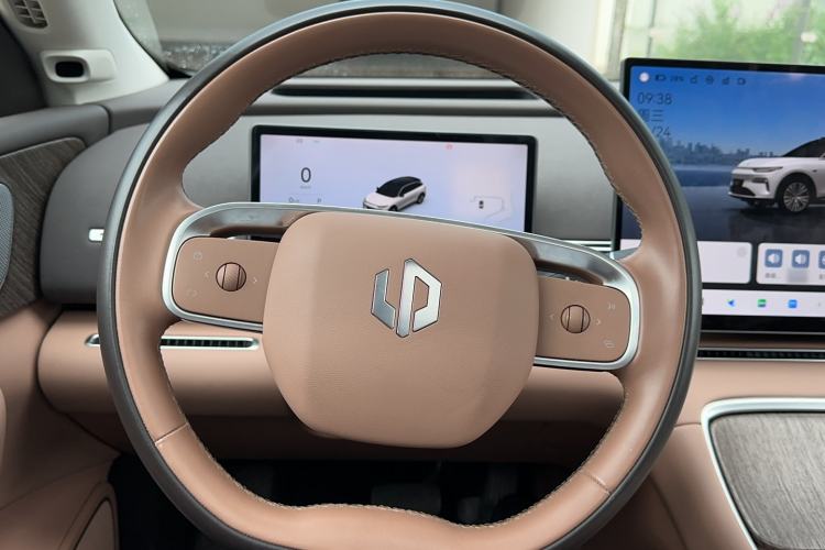 Used Leapmotor C11 2026 All-Electric 640 LiDAR Prestige Edition Steering Wheel