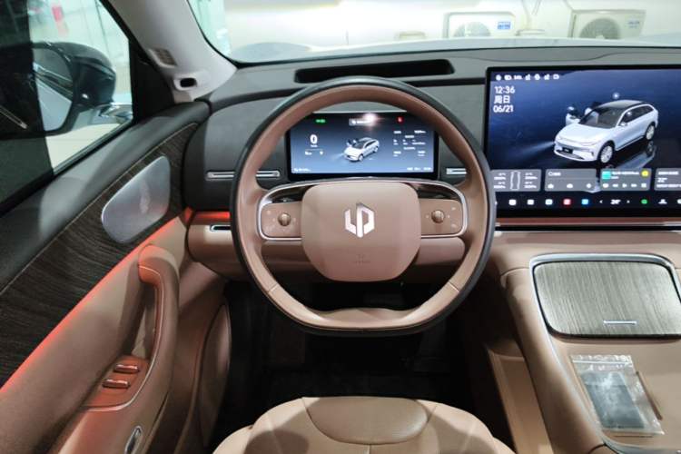Used Leapmotor C11 2026 All-Electric 640 LiDAR Prestige Edition Steering Wheel