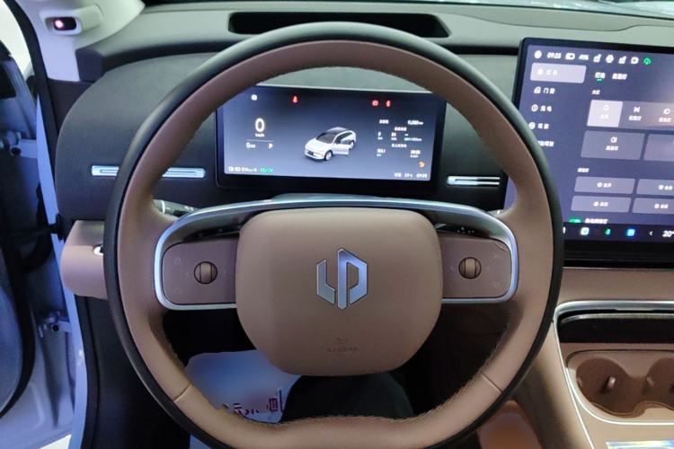 Used Leapmotor C11 2026 All-Electric 640 LiDAR Prestige Edition Steering Wheel