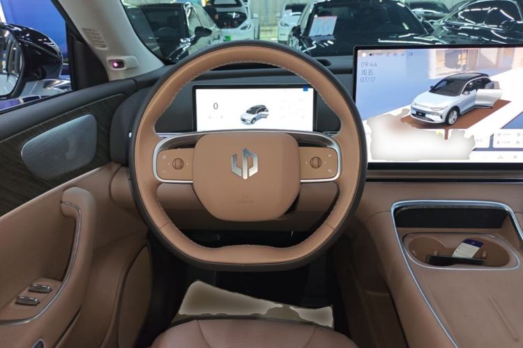 Used Leapmotor C11 2026 All-Electric 640 LiDAR Prestige Edition Steering Wheel