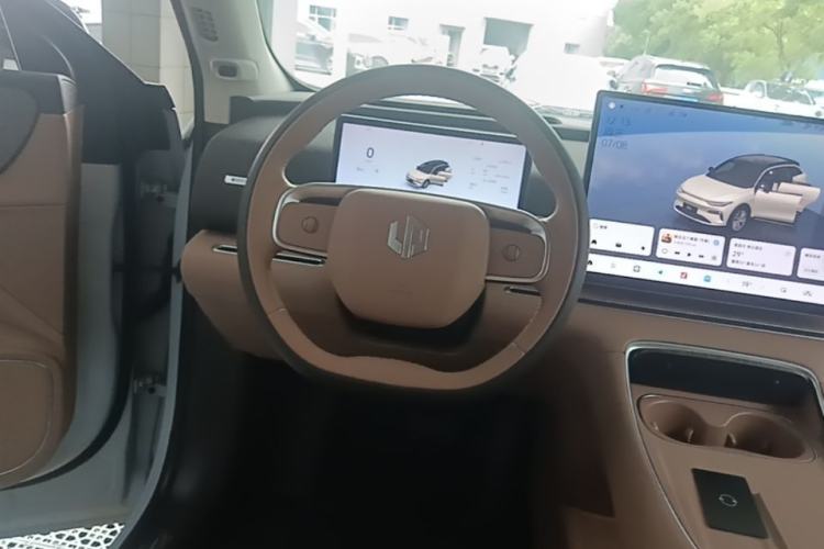 Used Leapmotor C11 2026 All-Electric 640 LiDAR Prestige Edition Steering Wheel