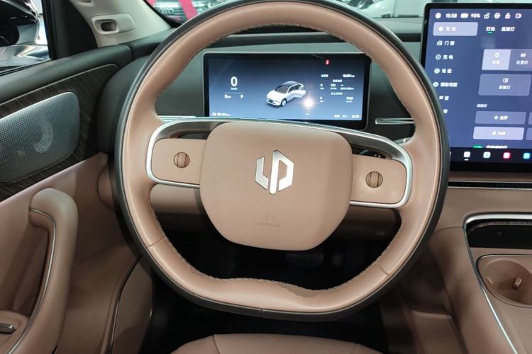 Used Leapmotor C11 2026 All-Electric 640 LiDAR Prestige Edition Steering Wheel
