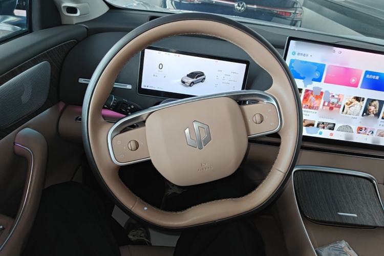 Used Leapmotor C11 2026 All-Electric 640 LiDAR Prestige Edition Steering Wheel