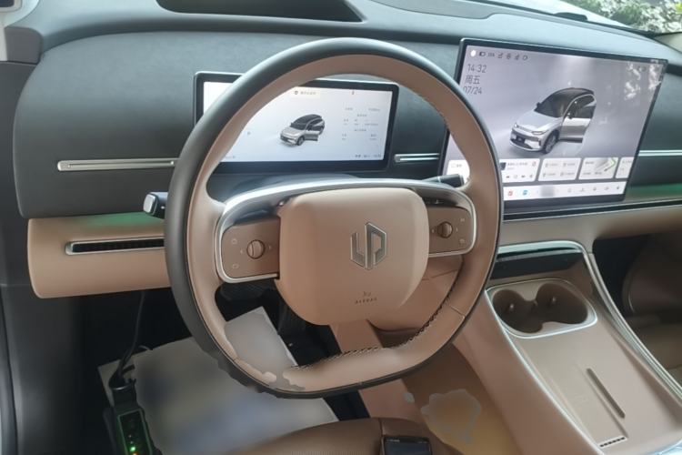 Used Leapmotor C11 2026 All-Electric 640 LiDAR Prestige Edition Steering Wheel