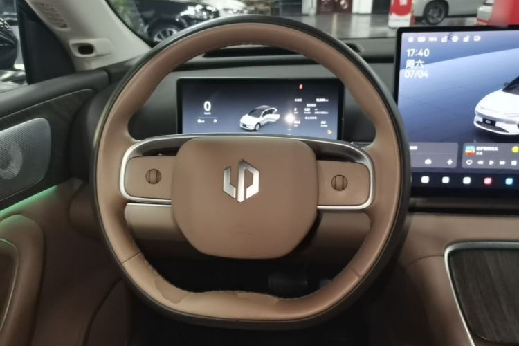 Used Leapmotor C11 2026 All-Electric 640 LiDAR Prestige Edition Steering Wheel