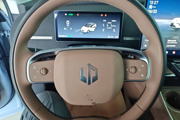 Used Leapmotor C11 2026 All-Electric 640 LiDAR Prestige Edition Steering Wheel