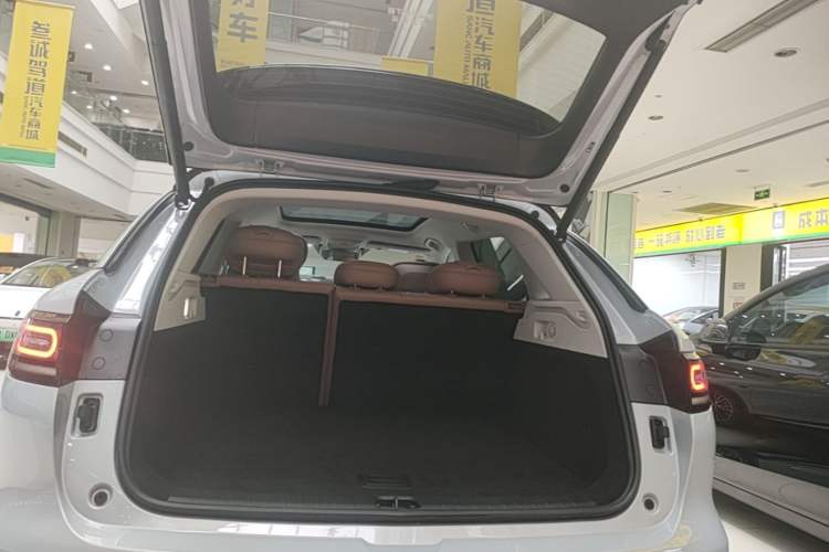 Used Leapmotor C11 2026 All-Electric 640 LiDAR Prestige Edition Trunk