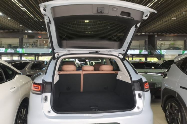 Used Leapmotor C11 2026 All-Electric 640 LiDAR Prestige Edition Trunk