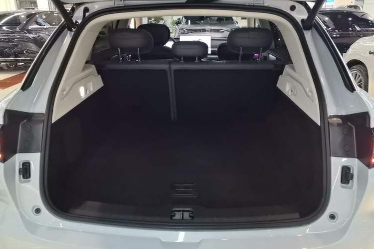 Used Leapmotor C11 2026 All-Electric 640 LiDAR Prestige Edition Trunk